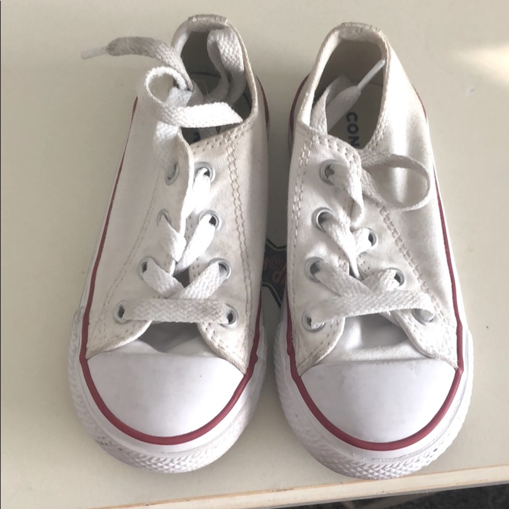 white converse low top